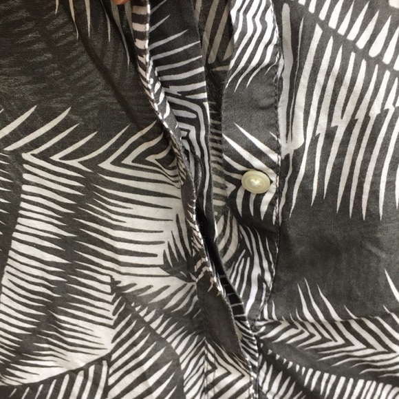 Gap button-up short sleeve blouse - Picture 4 of 4